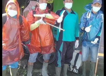 DESA KOTA AGUNG KEC.SEGINIM IKUT SEMPROTKAN DISINFEKTAN SERENTAK